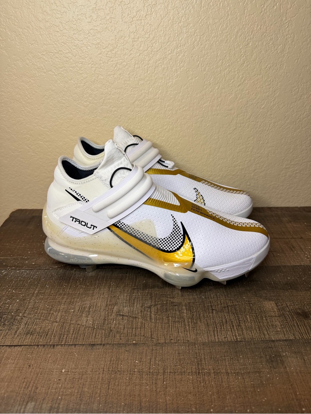 Nike Force Zoom Trout 7 Pro “White Gold”
- Size 11.5 Men.